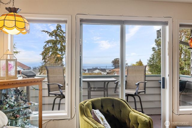 1728 W 6th Street, Port Angeles, WA 98363