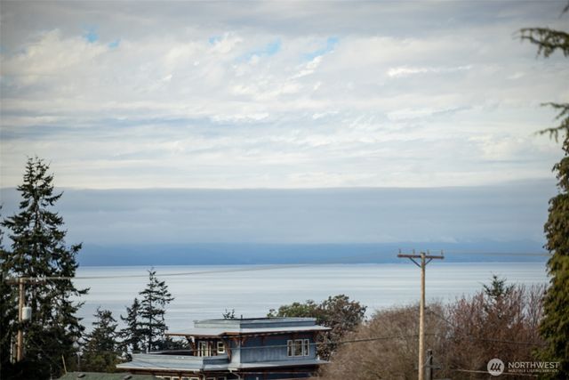 1728 W 6th Street, Port Angeles, WA 98363