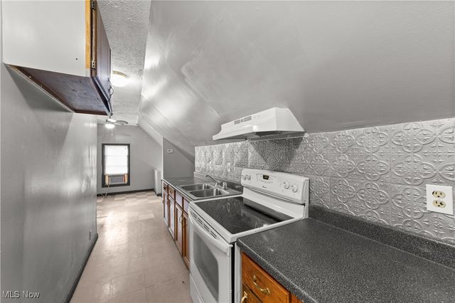 3334 W 82nd Street, Cleveland, OH 44102