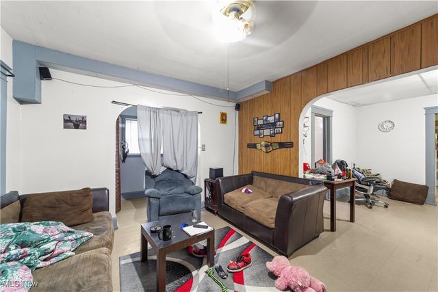 3334 W 82nd Street, Cleveland, OH 44102