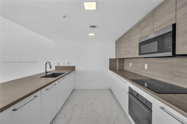 400 Sunny Isles Blvd 1519, Sunny Isles Beach, FL 33160