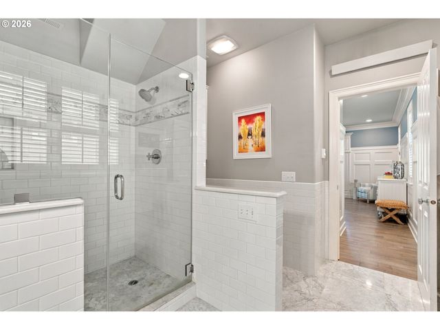 1610 OAK St, Lake Oswego, OR 97034