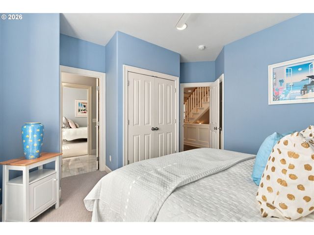 1610 OAK St, Lake Oswego, OR 97034