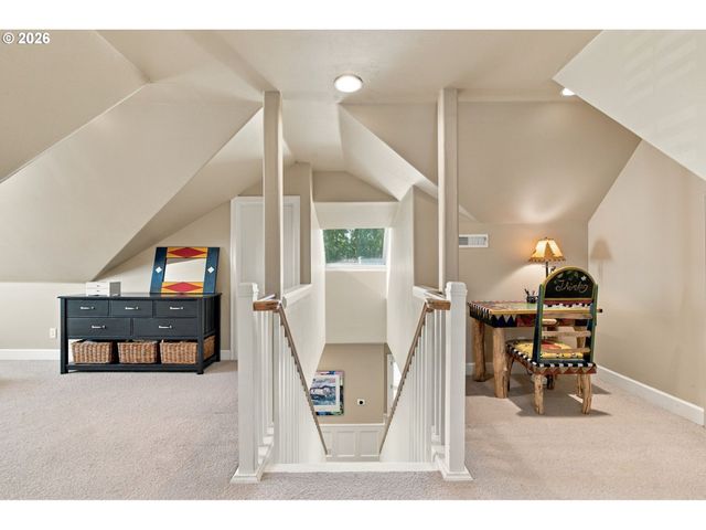 1610 OAK St, Lake Oswego, OR 97034