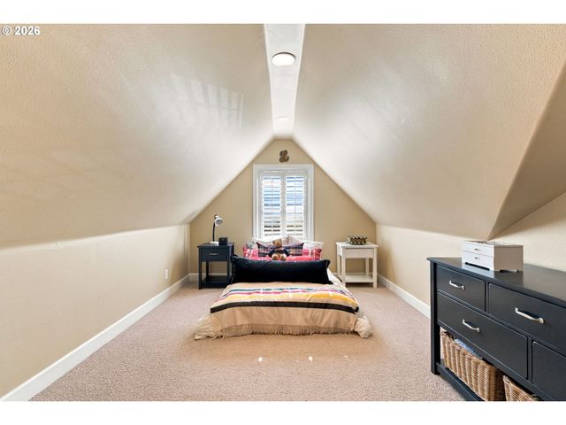 1610 OAK St, Lake Oswego, OR 97034