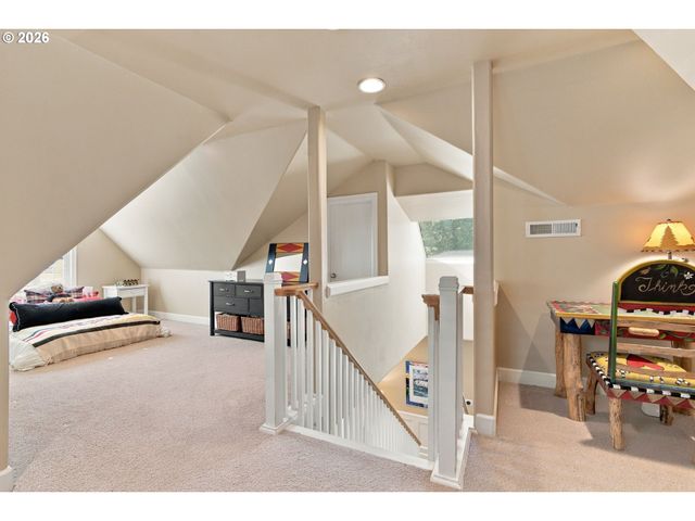 1610 OAK St, Lake Oswego, OR 97034