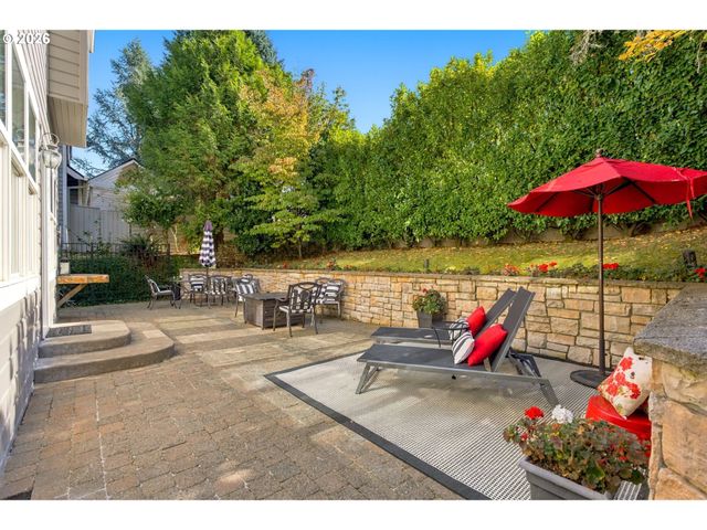 1610 OAK St, Lake Oswego, OR 97034