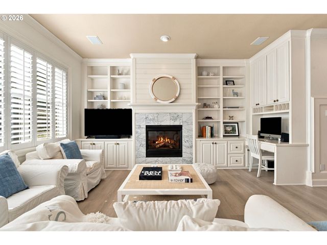 1610 OAK St, Lake Oswego, OR 97034