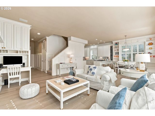 1610 OAK St, Lake Oswego, OR 97034
