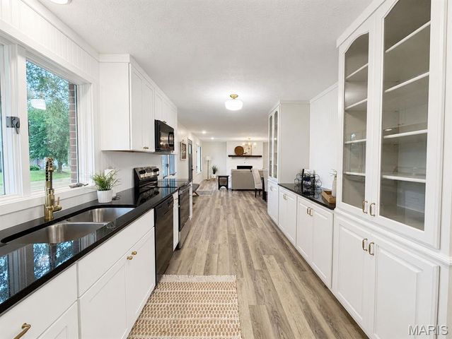 95 Sunflower Drive, Highland, IL 62249