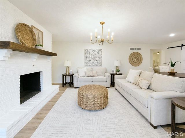 95 Sunflower Drive, Highland, IL 62249