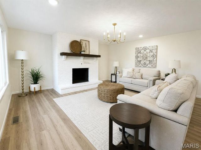 95 Sunflower Drive, Highland, IL 62249