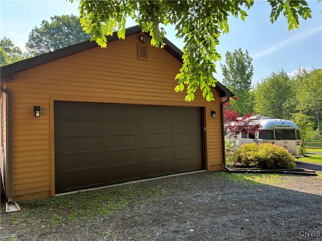 75 Aldrich Lane, Schroeppel, NY 13132