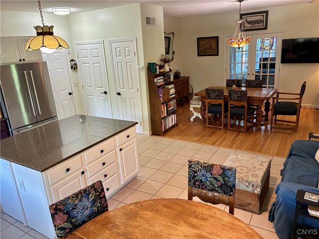 75 Aldrich Lane, Schroeppel, NY 13132