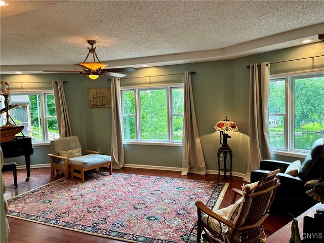 75 Aldrich Lane, Schroeppel, NY 13132