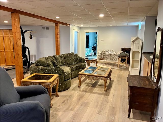 75 Aldrich Lane, Schroeppel, NY 13132
