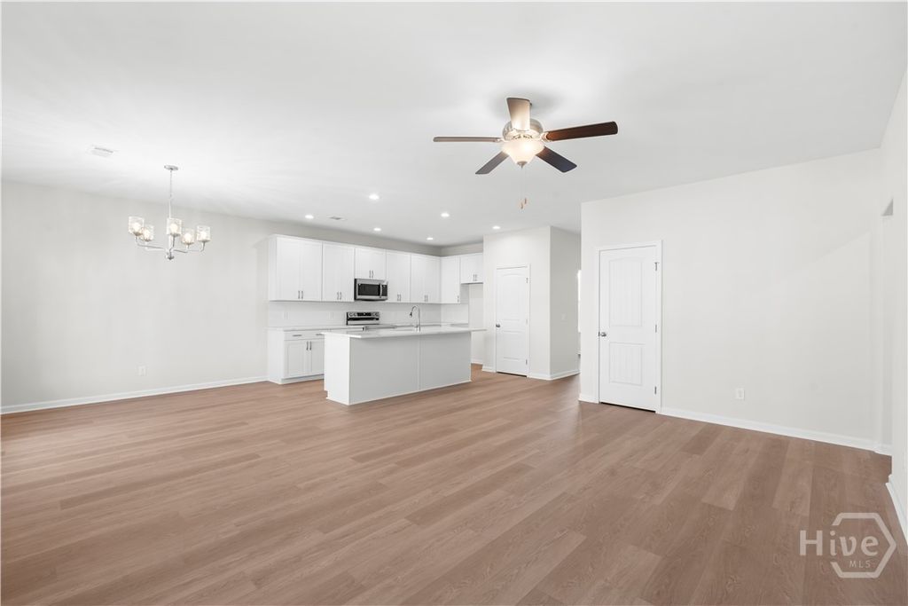 Image 3 of property listing at 734 Highland Circle, Richmond Hill, GA 31324