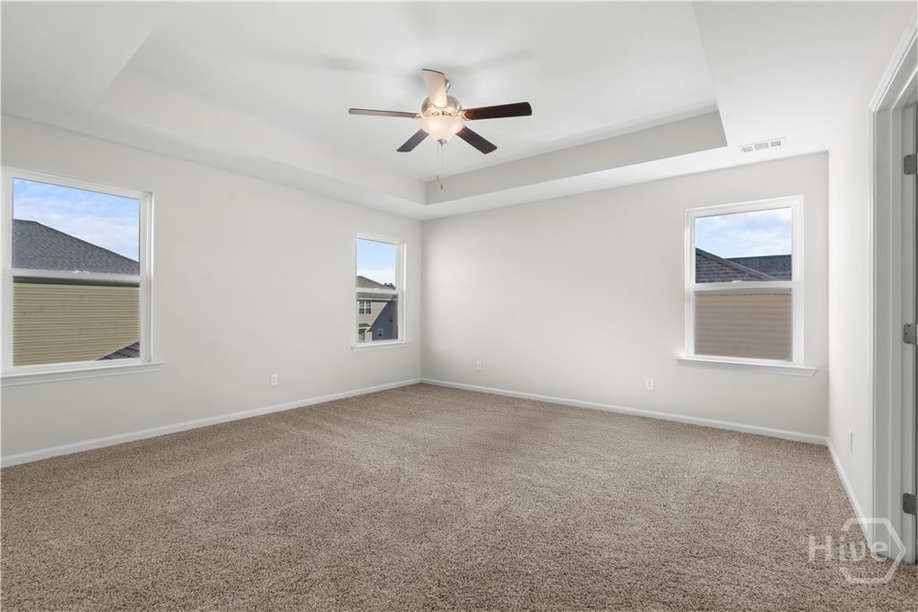 Image 8 of property listing at 734 Highland Circle, Richmond Hill, GA 31324