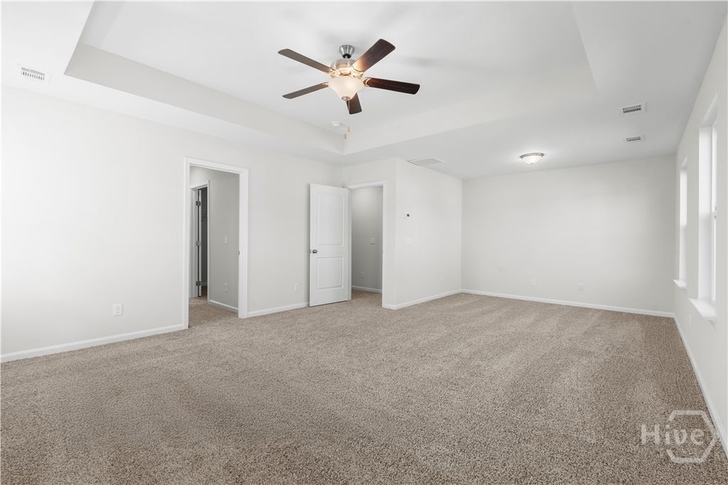 Image 9 of property listing at 734 Highland Circle, Richmond Hill, GA 31324