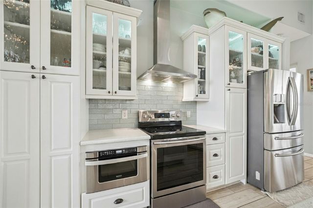 807 CHIPAWAY DRIVE, Apollo Beach, FL 33572