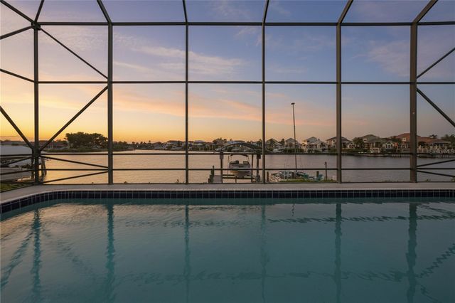 807 CHIPAWAY DRIVE, Apollo Beach, FL 33572
