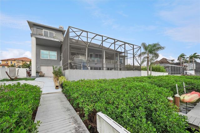 807 CHIPAWAY DRIVE, Apollo Beach, FL 33572
