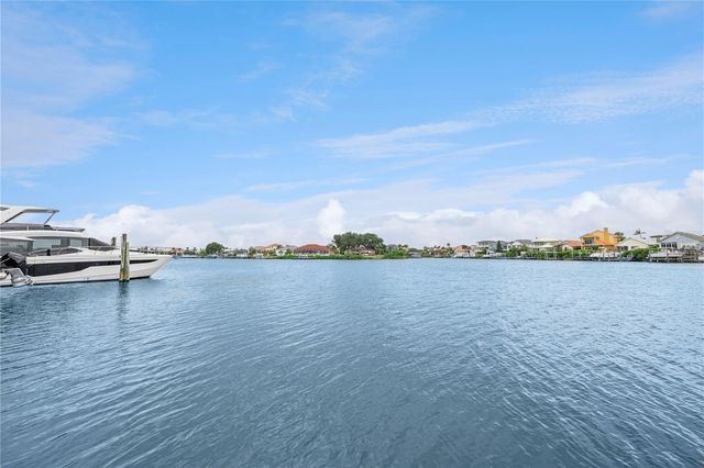 807 CHIPAWAY DRIVE, Apollo Beach, FL 33572