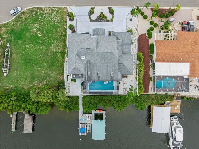 807 CHIPAWAY DRIVE, Apollo Beach, FL 33572