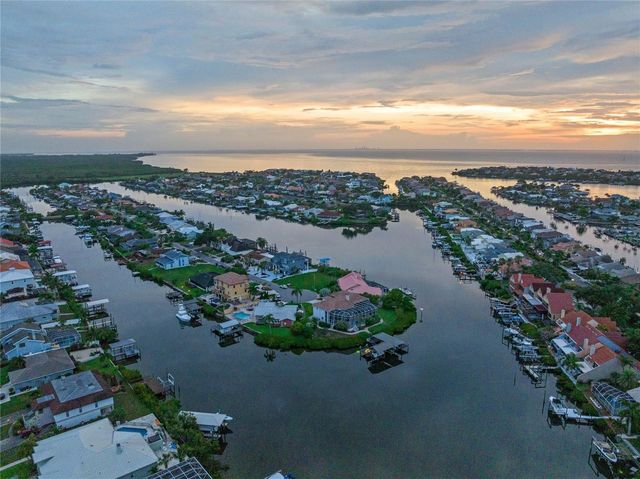 807 CHIPAWAY DRIVE, Apollo Beach, FL 33572