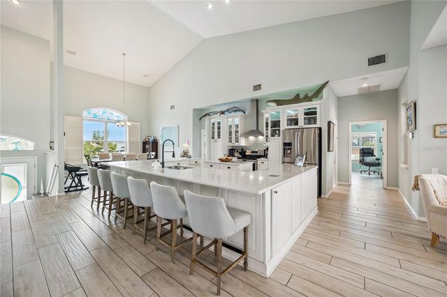807 CHIPAWAY DRIVE, Apollo Beach, FL 33572