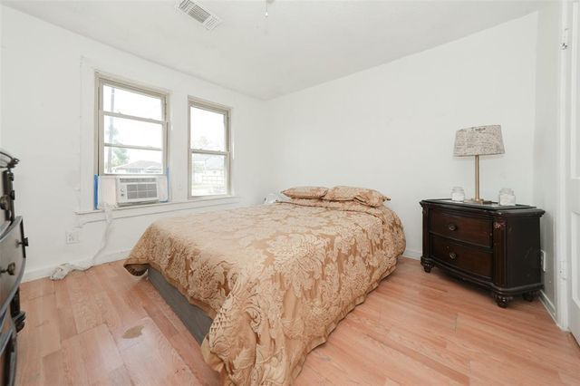 7013 Kittridge St Street, Houston, TX 77028