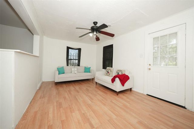 7013 Kittridge St Street, Houston, TX 77028