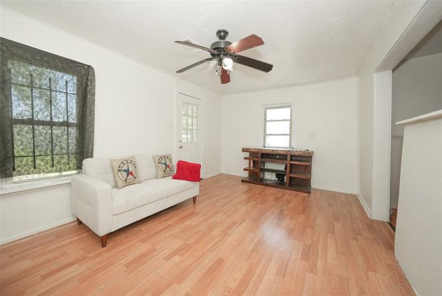 7013 Kittridge St Street, Houston, TX 77028
