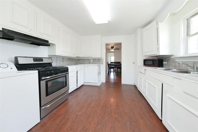 7013 Kittridge St Street, Houston, TX 77028