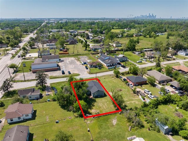 7013 Kittridge St Street, Houston, TX 77028