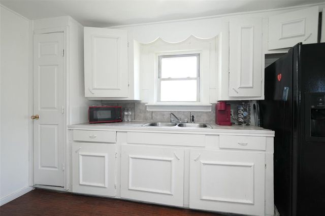 7013 Kittridge St Street, Houston, TX 77028