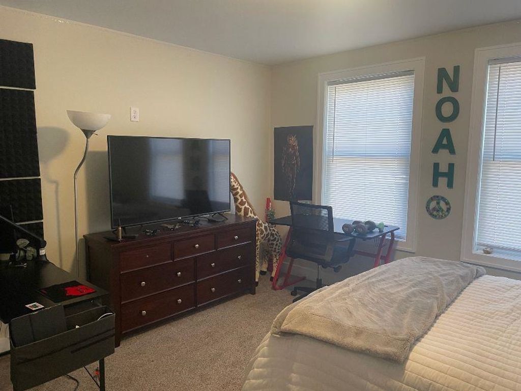 Image 12 of property listing at 28 Campbell Dr Unit B, Hampton, NH 03842
