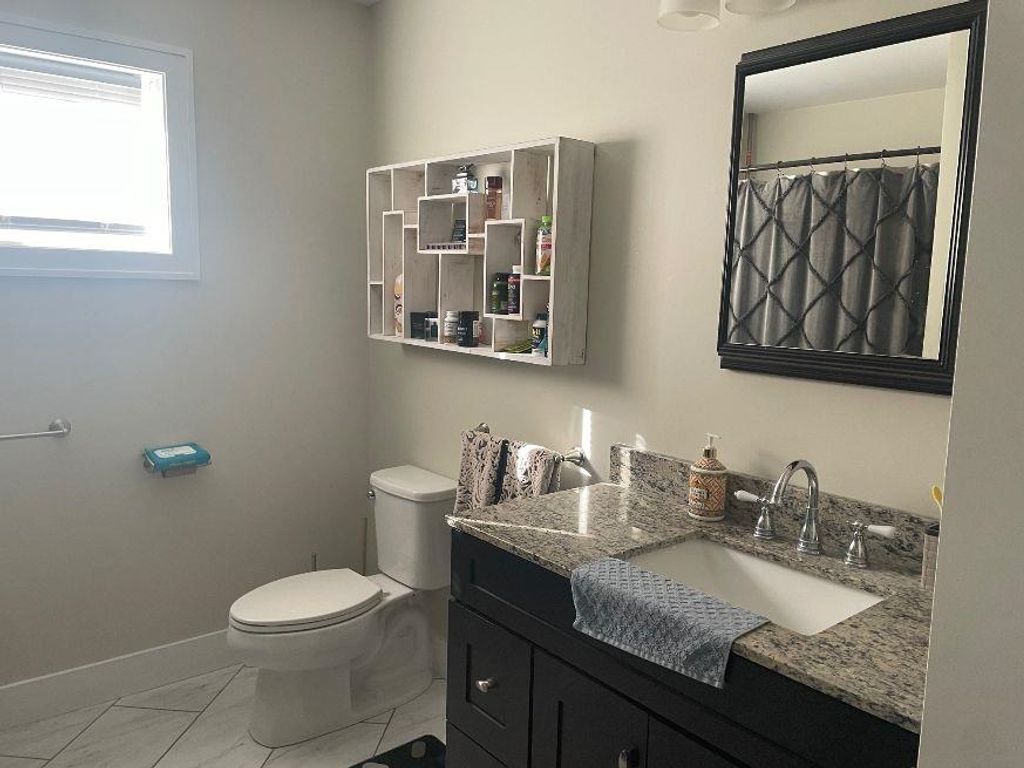Image 7 of property listing at 28 Campbell Dr Unit B, Hampton, NH 03842