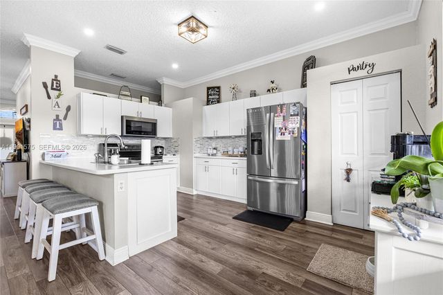 695 SE 30th Dr, Homestead, FL 33033