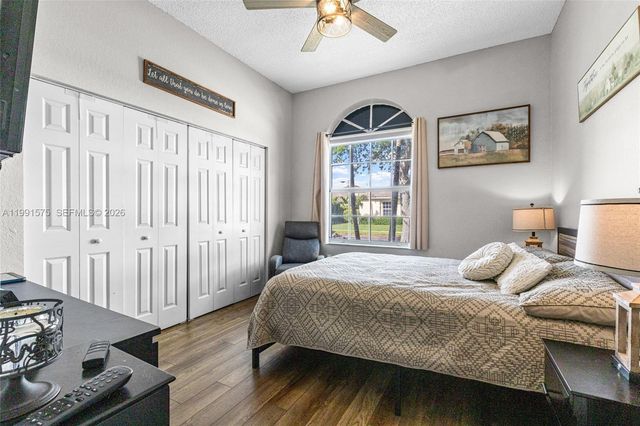 695 SE 30th Dr, Homestead, FL 33033