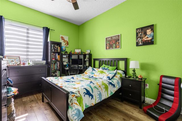 695 SE 30th Dr, Homestead, FL 33033