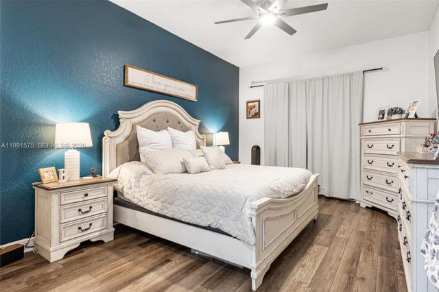 695 SE 30th Dr, Homestead, FL 33033