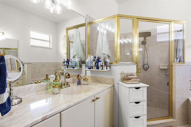 695 SE 30th Dr, Homestead, FL 33033