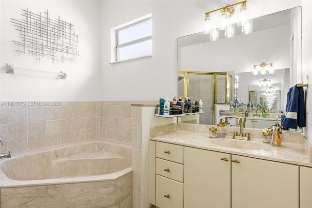 695 SE 30th Dr, Homestead, FL 33033