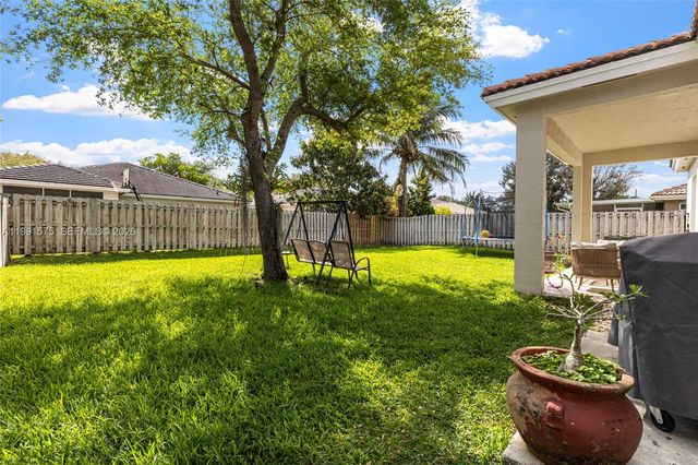 695 SE 30th Dr, Homestead, FL 33033