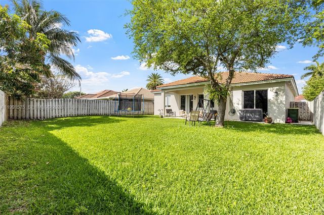 695 SE 30th Dr, Homestead, FL 33033