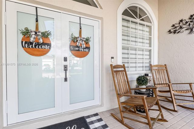 695 SE 30th Dr, Homestead, FL 33033