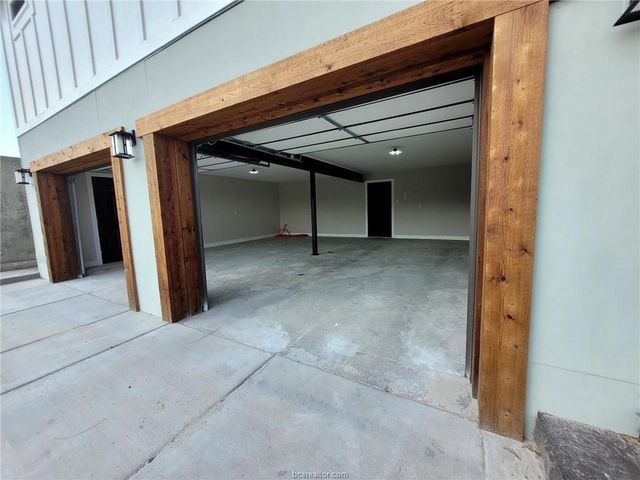 114 Lakeview Drive N, Hilltop Lakes, TX 77871