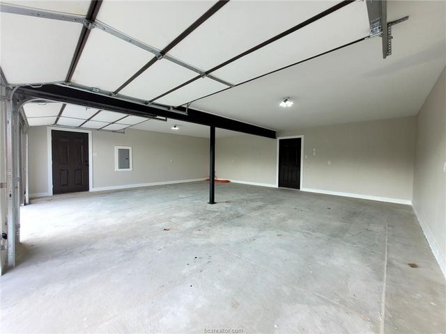 114 Lakeview Drive N, Hilltop Lakes, TX 77871