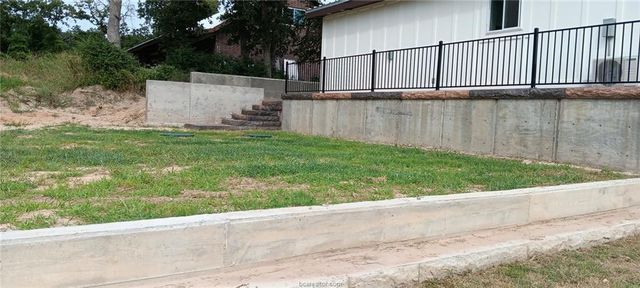 114 Lakeview Drive N, Hilltop Lakes, TX 77871